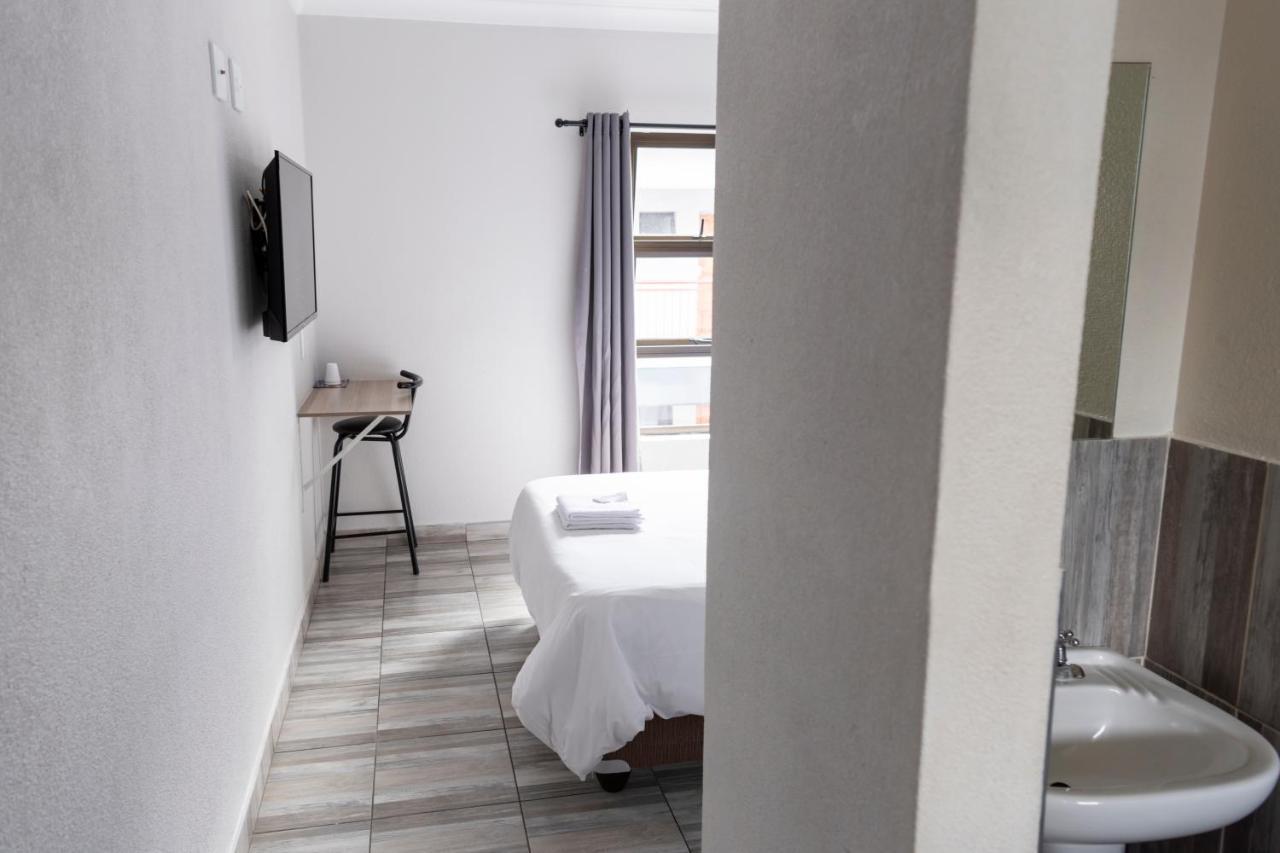 Ecomotel Marlboro ヨハネスブルグ エクステリア 写真